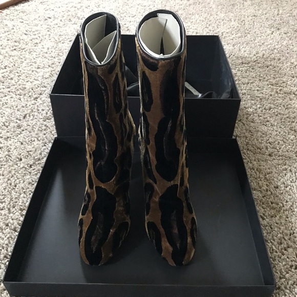 NWB Dolce and Gabbana Velvet Leopard Boots - Picture 5 of 8
